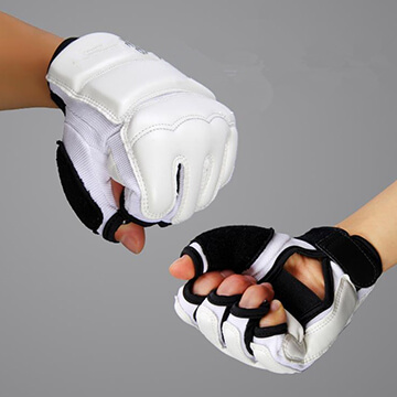 Gants de boxe de demi-doigts / gants taekwondo Gants de boxe de demi-doigts / gants taekwondo