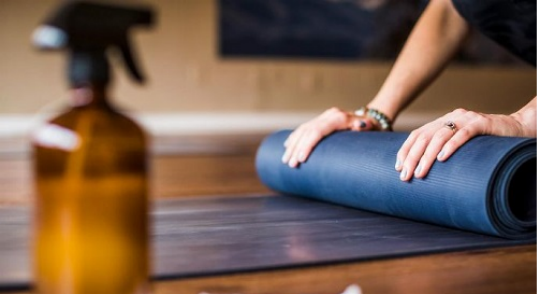 Comment nettoyez-vous votre tapis de yoga