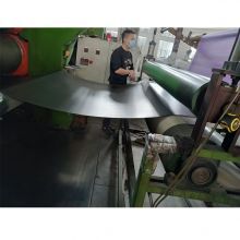 Le processus composite, la surface PU et la semelle en caoutchouc sont composés ensemble via une ligne de traitement composée intégrée.