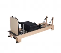 Entraînement corporel Lit Core Maple Wood Pilates Reformer Machine avec des reproches intérieures