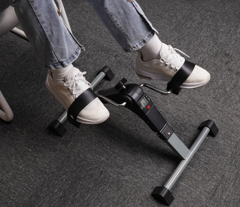 Sous bureau pliable Mini Aerobic Stepper Pedal Exerciser Thérapie Physical Spinning Bike avec LCD Affichage Entraînement